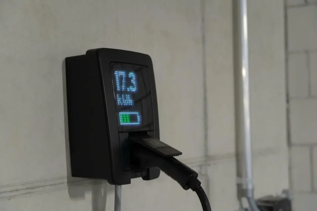 Benefits of Energy Storage for Electric Vehicle Charging