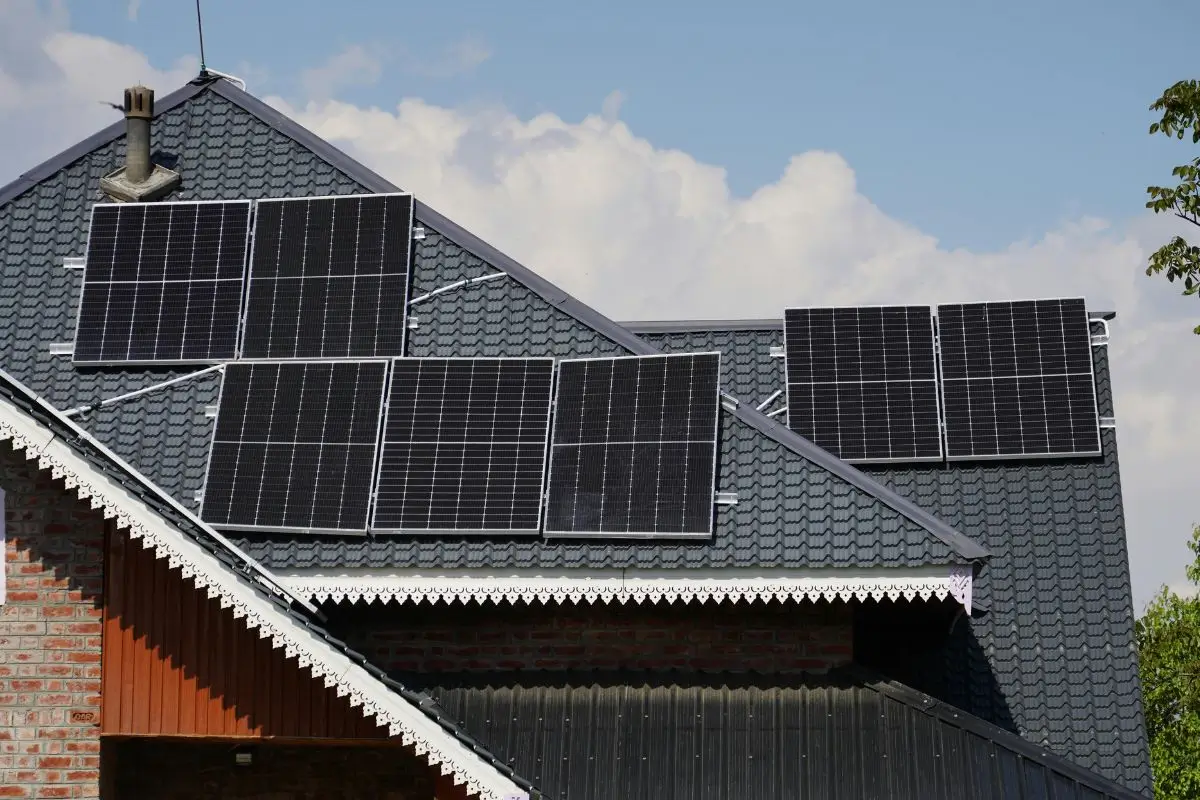 Net Metering vs Net Billing: What Solar Owners Need